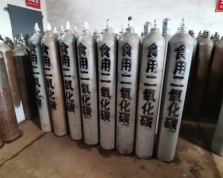 永固氣體公司求教，交城工業(yè)氣體的用途和使用中的注意事項(xiàng)有哪些？
